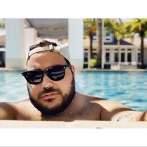 Meet your Posher, Alex